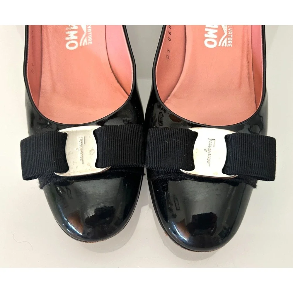 Salvatore Ferragamo Black Patent Leather Low Kitten Heel Pumps Size 7.5 B VGUC